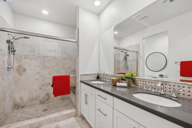 1815 Balsa St, Alameda CA: https://media.crmls.org/mediaz/be91a647-6bfc-45a3-91eb-aaac51af8fc7.jpg