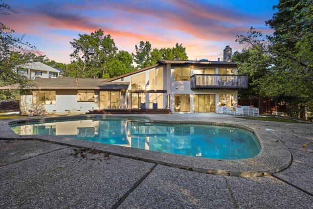 100 Rizal Drive, Hillsborough CA: https://media.crmls.org/mediaz/be92d637-f7e9-45a6-854e-025ae4b9e968.jpg