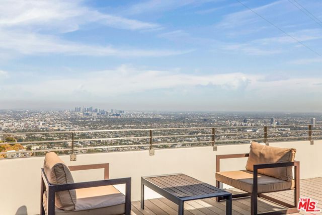 1610 Viewmont Drive, Los Angeles CA: https://media.crmls.org/mediaz/be92deab-f9fa-47bb-9837-0b482386750d.jpg