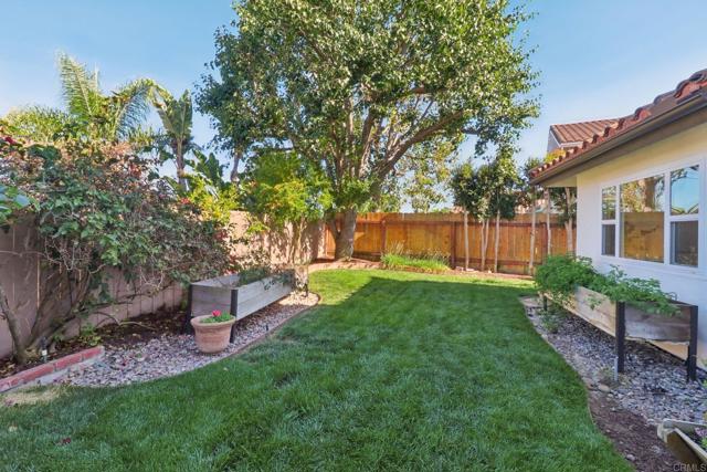 2933 Via Emerado, Carlsbad CA: https://media.crmls.org/mediaz/be92e25e-8258-49b2-a6b2-a23661099bb3.jpg