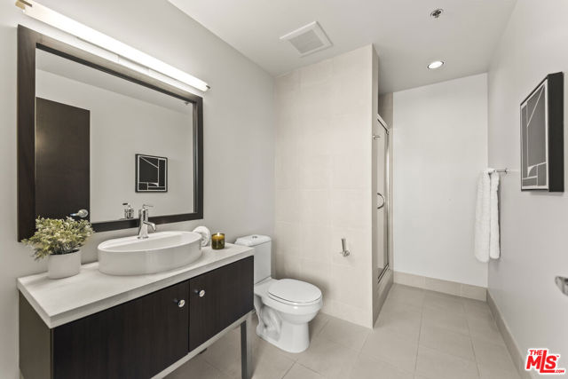 1100 S Hope Street, Los Angeles CA: https://media.crmls.org/mediaz/be92e496-db50-4bb3-8d99-3cb7a2cacbd4.jpg