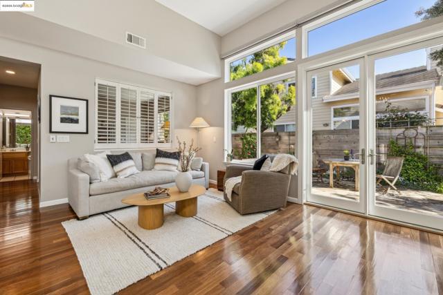 26 Farallon Ct, Richmond CA: https://media.crmls.org/mediaz/be939c2b-97d6-4d20-b78f-6a8ffc22d24e.jpg