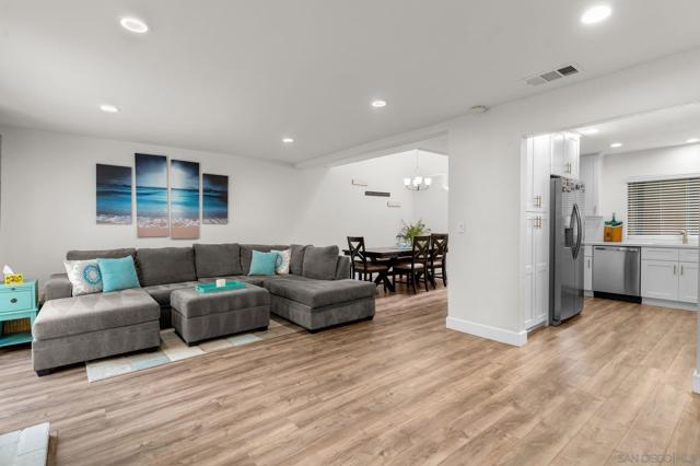 9779 Caminito Doha, San Diego CA: https://media.crmls.org/mediaz/be93d9a4-3efc-444c-ae05-010a6e3b1554.jpg