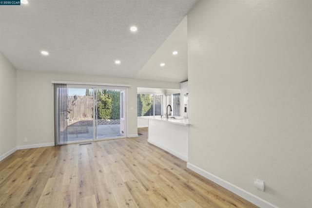 782 Ash Ct, Fairfield CA: https://media.crmls.org/mediaz/be93e212-67af-415e-b973-05e397960e91.jpg