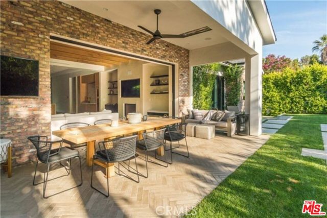 5107 Gaynor Avenue, Encino CA: https://media.crmls.org/mediaz/be93fd92-6f05-49c3-ac6e-a3fc9bf30a57.jpg