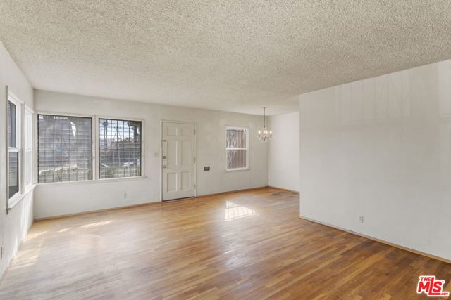 4030 Boise Avenue, Los Angeles CA: https://media.crmls.org/mediaz/be953b96-6a25-4185-b13d-aa80f888fb34.jpg