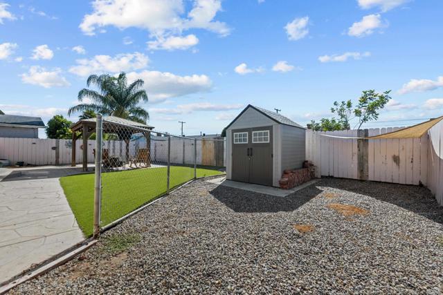 3996 Hatton Street, San Diego CA: https://media.crmls.org/mediaz/be954052-0f5d-4c66-a086-de697f6eda55.jpg