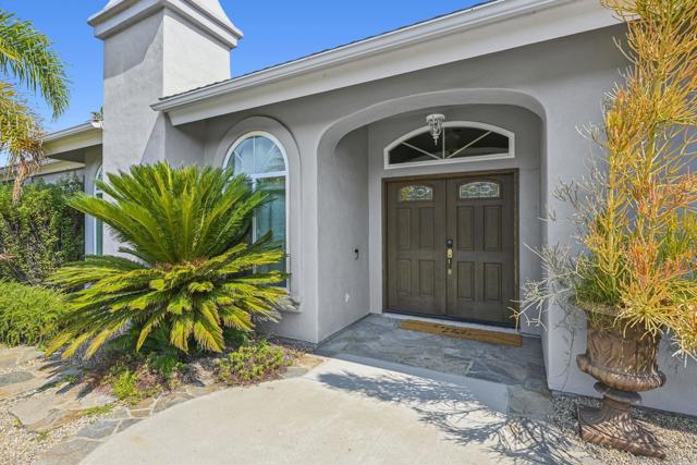 1176 LA SOMBRA Drive, San Marcos CA: https://media.crmls.org/mediaz/be96caab-d355-4725-ac22-b3f3ec818276.jpg