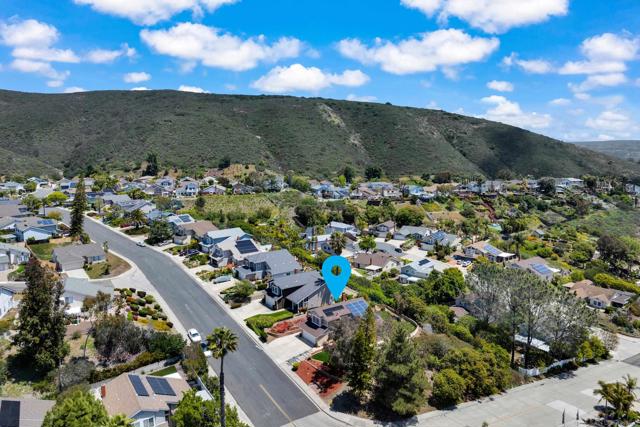 9959 Riverhead Dr, San Diego CA: https://media.crmls.org/mediaz/be97868a-1f0a-4a6a-96d9-68ab66183875.jpg