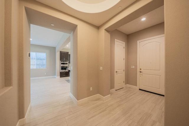 1357 Sunridge Drive, Hollister CA: https://media.crmls.org/mediaz/be978f1a-e952-4279-a599-9d4aad72b757.jpg