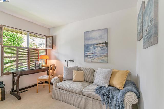 736 Tunbridge Rd, Danville CA: https://media.crmls.org/mediaz/be99b642-a3fb-4cb4-b3bc-f0886b91e162.jpg