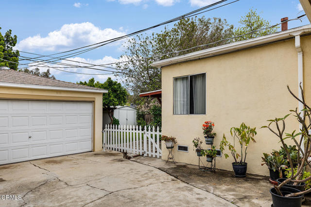 250 S Berkeley Avenue, Pasadena CA: https://media.crmls.org/mediaz/be99e8ae-808e-4b33-92cf-0a3f7c74f3db.jpg