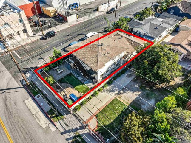 4927 Ellenwood Drive, Los Angeles CA: https://media.crmls.org/mediaz/be99eccb-51a0-46b4-a023-b1d64f084a55.jpg