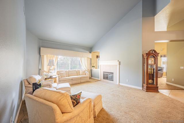 1772 Crescent Knolls Gln, Escondido CA: https://media.crmls.org/mediaz/be99f00e-184e-4f9c-a28e-5c723542e335.jpg