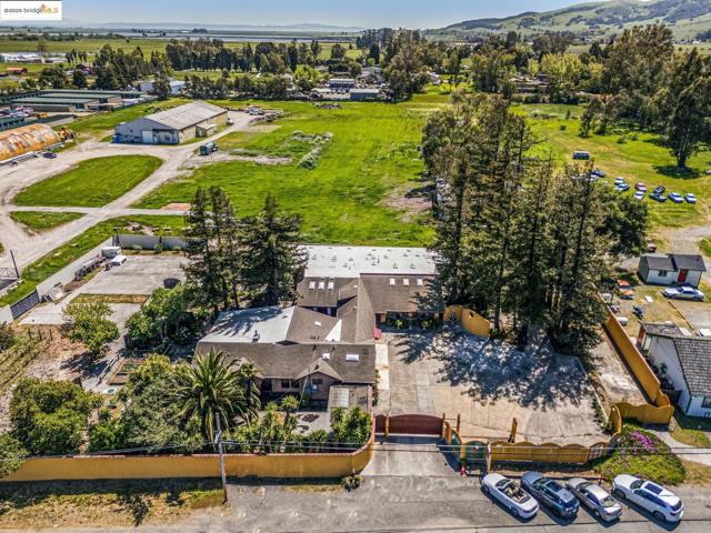 75 Fremont Dr., Sonoma CA: https://media.crmls.org/mediaz/be99fbda-e74f-41a5-88df-a8ef084e11b5.jpg