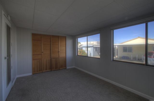 211 N Citrus Avenue, Escondido CA: https://media.crmls.org/mediaz/be9a4384-b2e2-4db0-b7cf-1da25150a5b1.jpg