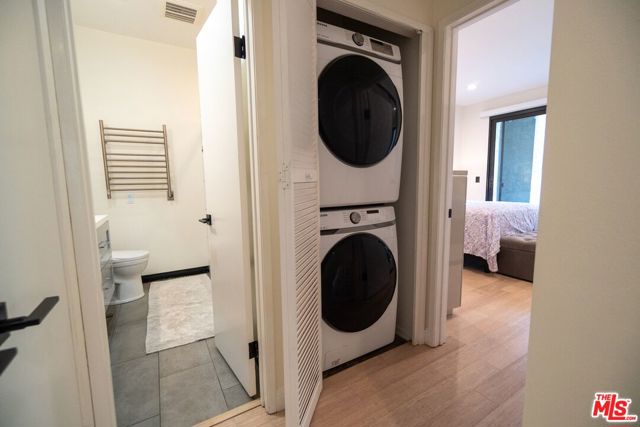 8110 Manitoba Street, Playa del Rey CA: https://media.crmls.org/mediaz/be9ad07a-8298-4e12-895c-e5b63aab46bf.jpg