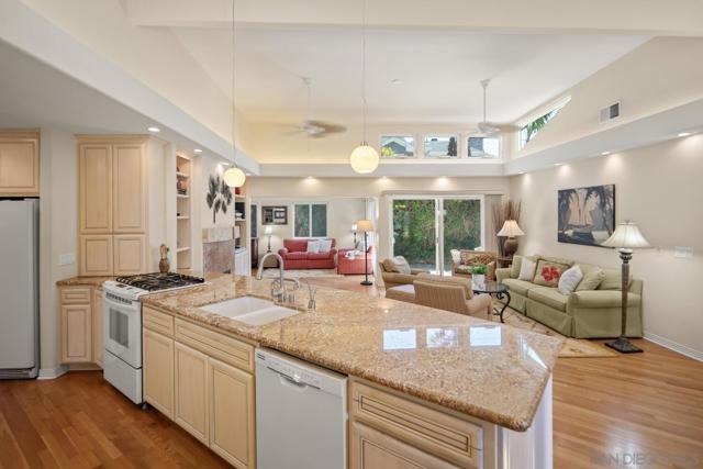 701 Balboa Avenue, Coronado CA: https://media.crmls.org/mediaz/be9b0c64-ec4a-457d-a2c2-2dcda3148079.jpg