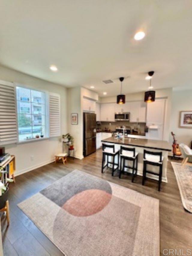 324 MILLSTREAM CT, Santee CA: https://media.crmls.org/mediaz/be9ba365-3cbf-4cb0-9db6-88a31ac3773e.jpg