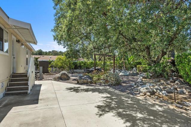18218 Paradise Mountain Road, Valley Center CA: https://media.crmls.org/mediaz/be9be1ca-f252-4bc8-82e2-89bd5677e1d7.jpg