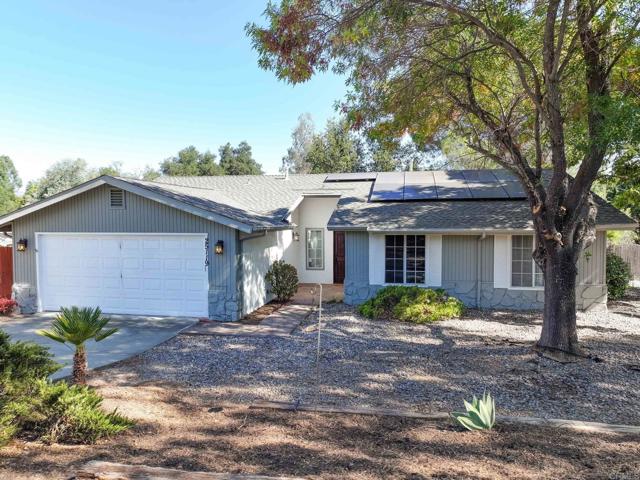 25119 Como Esta Court, Ramona CA: https://media.crmls.org/mediaz/be9c0f86-8ac7-4854-a1a2-be09c1957b9e.jpg