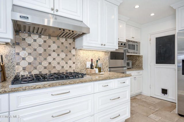 26007 Philrich Circle, Calabasas CA: https://media.crmls.org/mediaz/be9d0c72-61a5-463f-a187-08e55b41af69.jpg