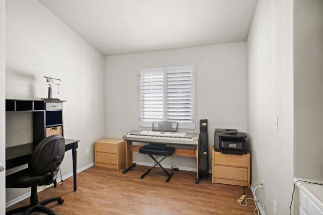 Image 13 of 43 For 23979 Via Astuto