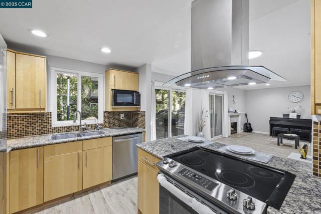 1117 Indian Summer Ct, San Jose CA: https://media.crmls.org/mediaz/be9d883c-2bc0-4d50-a02f-efbcef2ec0b9.jpg