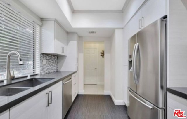 5340 Wilkinson Avenue, Valley Village CA: https://media.crmls.org/mediaz/be9dc91e-9baa-4b48-962a-3a38d10cd184.jpg