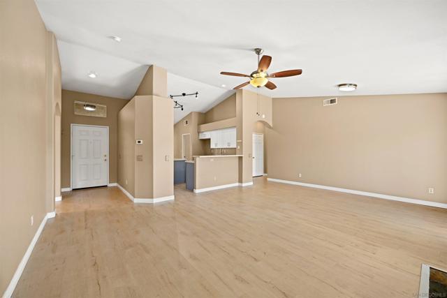 250 Del Mesa Ct, Oceanside CA: https://media.crmls.org/mediaz/be9e381c-f045-458d-aee8-7520c485c0a7.jpg