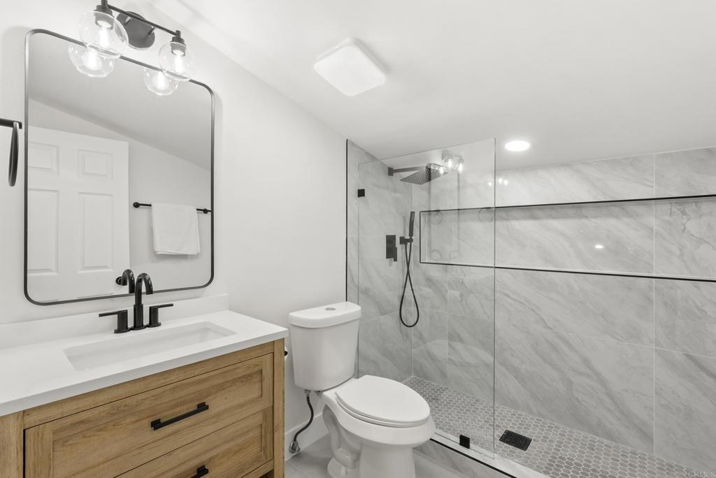 2333 Mission Avenue - photo 16