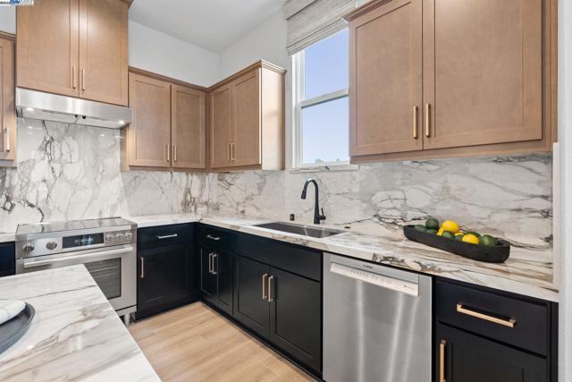 985 Harcot Court, San Jose CA: https://media.crmls.org/mediaz/be9e7633-fd06-42c4-a34e-68f5c56dffae.jpg