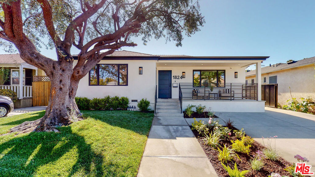 1824 Stearns Drive — Traditional
