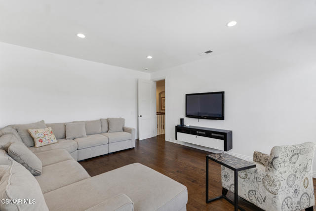 Image 56 of 79 For 4347 Via Entrada