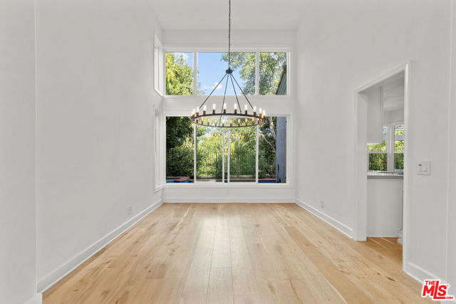 4370 Park Monte Nord, Calabasas CA: https://media.crmls.org/mediaz/be9f7fd8-f60e-42a2-9609-717cd2a60176.jpg