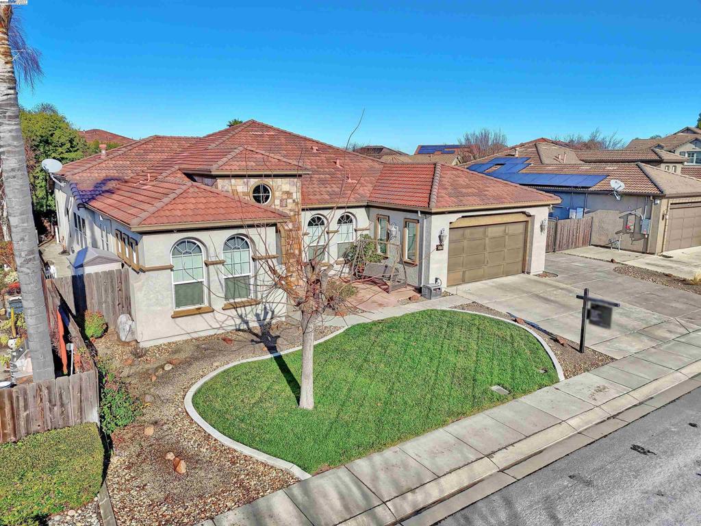 1079 Glen Abbey Dr