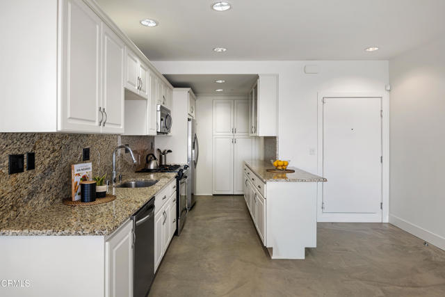 Detail Gallery Image 4 of 38 For 133 S Los Robles Ave #501,  Pasadena,  CA 91101 - 2 Beds | 2 Baths