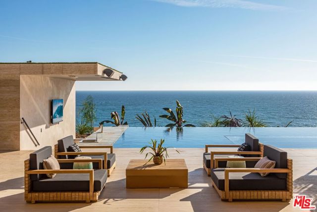 11870 Ellice Street, Malibu CA: https://media.crmls.org/mediaz/bea09e0d-dec1-492e-9a10-a2bcd1ad6614.jpg