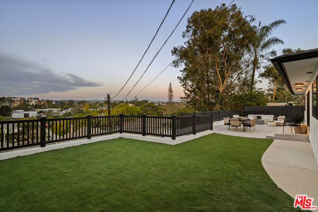 5931 Abernathy Drive, Los Angeles CA: https://media.crmls.org/mediaz/bea0ffa2-b0a2-4d15-9b29-24912d6aa02d.jpg