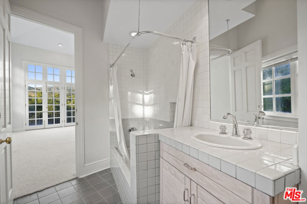 MLS #25602713 image #60