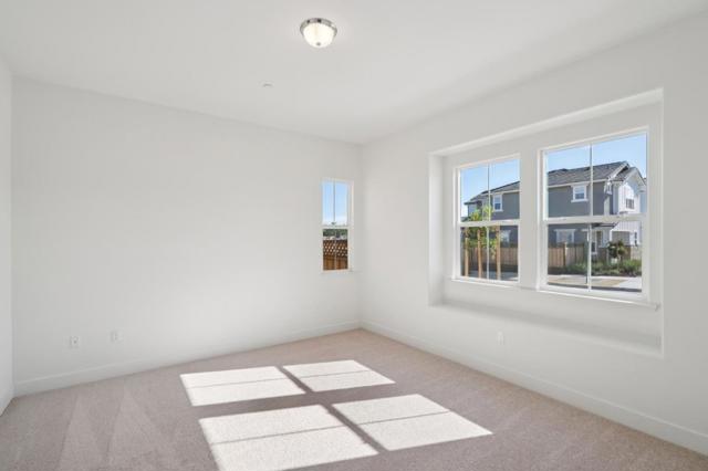 605 Santa Ynez Way, Marina CA: https://media.crmls.org/mediaz/bea1bc90-1f93-4eb6-99b8-c40600022630.jpg