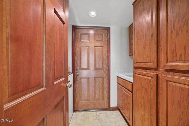 1809 Via Montecito, Camarillo CA: https://media.crmls.org/mediaz/bea1dd42-51de-43fe-a4fe-b3ae90c26fbf.jpg