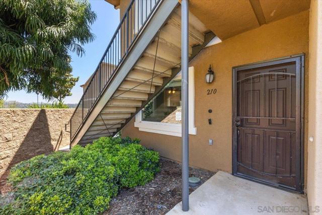 9728 Marilla Dr, Lakeside CA: https://media.crmls.org/mediaz/bea20518-6f7b-4dab-86e5-9548f1aec8f5.jpg