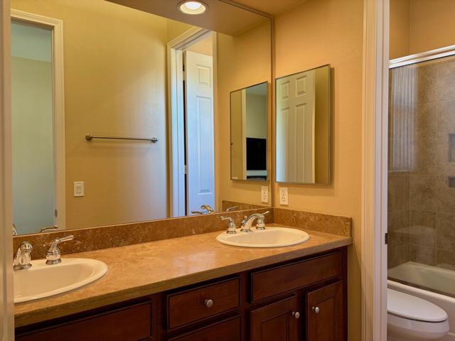 35373 Vista Montana Court, Cathedral City CA: https://media.crmls.org/mediaz/bea29445-b9c1-4bfd-9053-f0b9f97c49ab.jpg