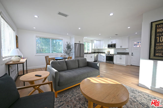 9210 Ventura Way photo 8