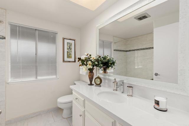 Detail Gallery Image 19 of 36 For 16571 Roca Dr, San Diego,  CA 92128 - 2 Beds | 2 Baths