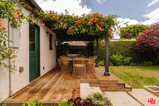 3707 Glenfeliz Boulevard, Los Angeles CA: https://media.crmls.org/mediaz/bea3e86a-d5cd-48c5-8d42-d711faf503ff.jpg