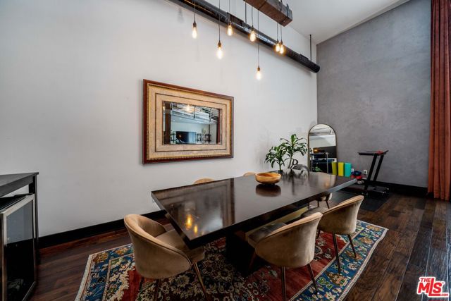 4115 Glencoe Avenue, Marina del Rey CA: https://media.crmls.org/mediaz/bea45b4f-0c7a-4a7d-9221-b7f5daaea350.jpg