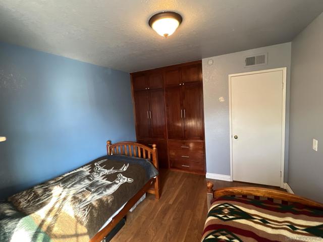 2377 Congressional Drive, El Cajon CA: https://media.crmls.org/mediaz/bea4a14b-0015-48ae-9588-58039def7931.jpg