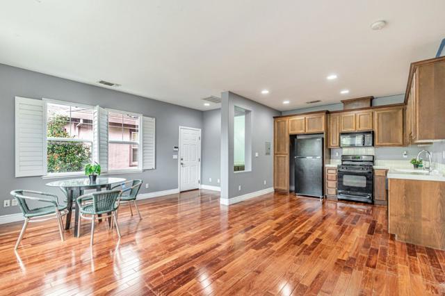 9632 Cherrywood Court, Gilroy CA: https://media.crmls.org/mediaz/bea5443d-6923-4f88-9d15-a437bac39509.jpg